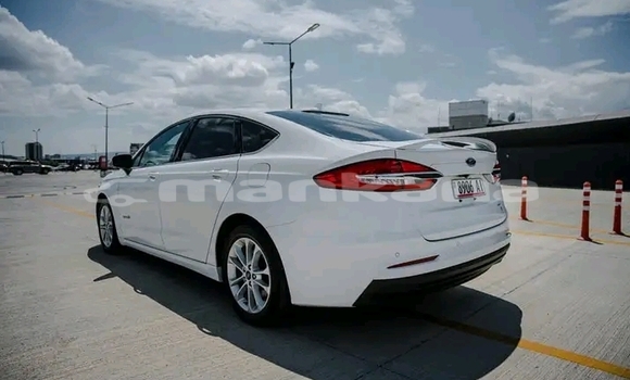 Buy Used Toyota Avalon White Car in Dedoplisckaro in Kaheti