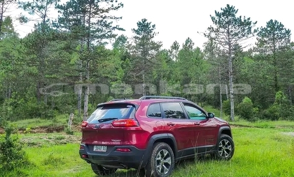 Buy Used Jeep Cherokee Red Car in Dedoplisckaro in Kaheti Buy Used Jeep Cherokee Red Car in Dedoplisckaro in Kaheti