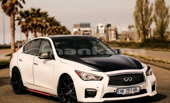 Buy Used Infiniti Q White Car in Batumi in Ajaria