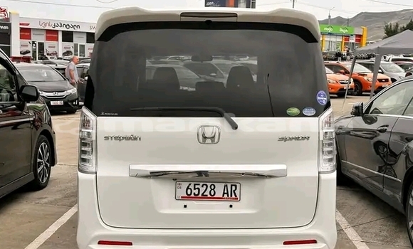 Buy Used Toyota Noah White Car in Bihvinta in Abhasia Buy Used Toyota Noah White Car in Bihvinta in Abhasia