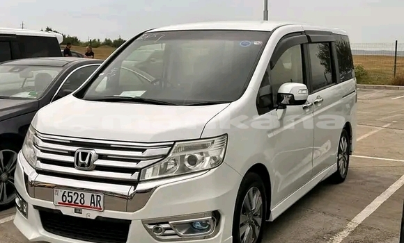 Buy Used Toyota Noah White Car in Bihvinta in Abhasia Buy Used Toyota Noah White Car in Bihvinta in Abhasia