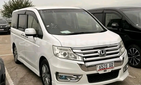 Buy Used Toyota Noah White Car in Bihvinta in Abhasia Buy Used Toyota Noah White Car in Bihvinta in Abhasia