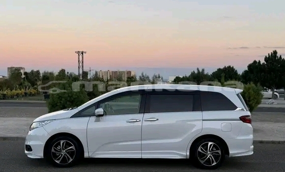 Buy Used Honda Odyssey White Car in Bihvinta in Abhasia Buy Used Honda Odyssey White Car in Bihvinta in Abhasia