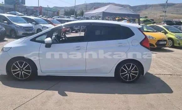 Buy Used Honda FIT White Car in Gali in Abhasia Buy Used Honda FIT White Car in Gali in Abhasia