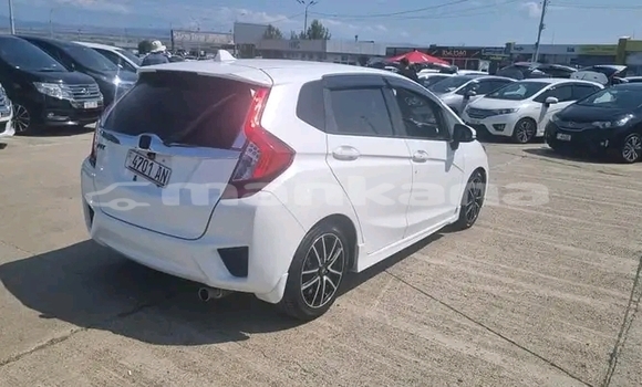 Buy Used Honda FIT White Car in Gali in Abhasia Buy Used Honda FIT White Car in Gali in Abhasia