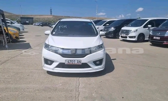 Buy Used Honda FIT White Car in Gali in Abhasia Buy Used Honda FIT White Car in Gali in Abhasia