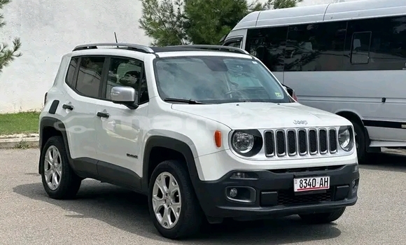 Buy Used Jeep Renegade White Car in Honi in Imereti Buy Used Jeep Renegade White Car in Honi in Imereti
