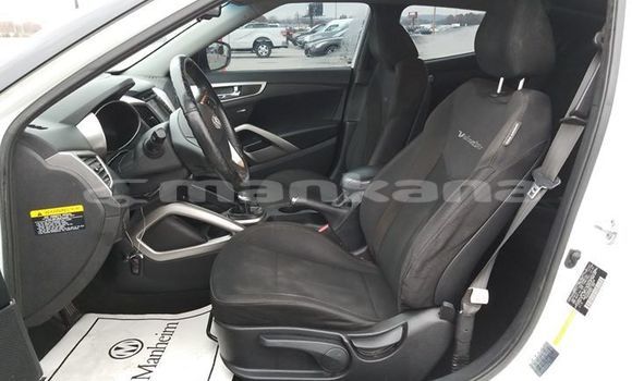 Buy Used Hyundai Veloster White Car in Tbilisi in Tbilisi Buy Used Hyundai Veloster White Car in Tbilisi in Tbilisi