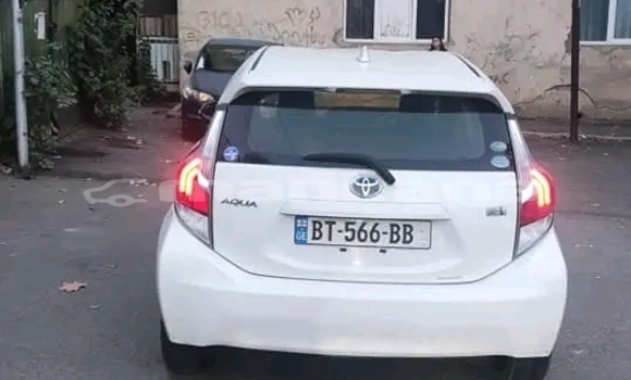 Buy Used Toyota Aqua White Car in Bihvinta in Abhasia Buy Used Toyota Aqua White Car in Bihvinta in Abhasia