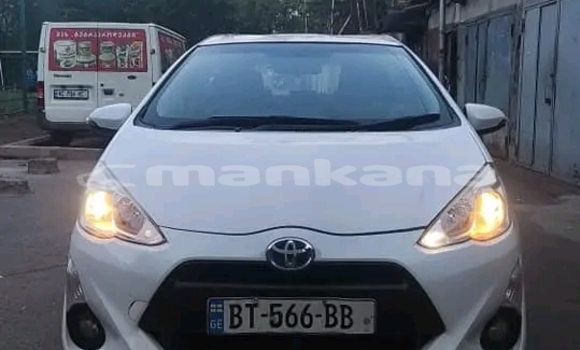 Buy Used Toyota Aqua White Car in Bihvinta in Abhasia Buy Used Toyota Aqua White Car in Bihvinta in Abhasia