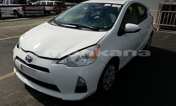 Buy Used Toyota Prius White Car in Tbilisi in Tbilisi