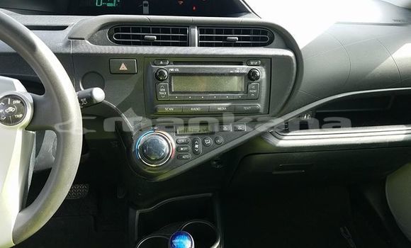 Buy Used Toyota Prius White Car in Tbilisi in Tbilisi Buy Used Toyota Prius White Car in Tbilisi in Tbilisi