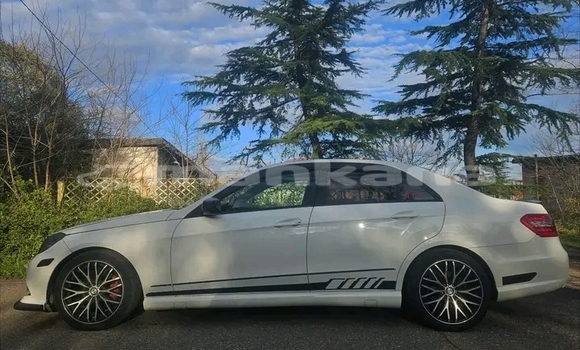 Buy Used Mercedes-Benz E200 White Car in Gulripshi in Abhasia Buy Used Mercedes-Benz E200 White Car in Gulripshi in Abhasia