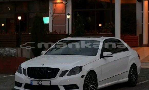 Buy Used Mercedes-Benz E200 White Car in Gulripshi in Abhasia Buy Used Mercedes-Benz E200 White Car in Gulripshi in Abhasia