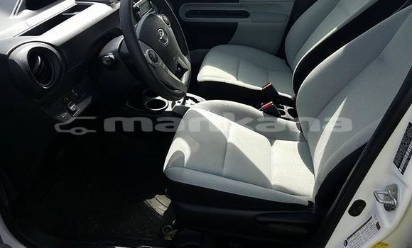 Buy Used Toyota Prius White Car in Tbilisi in Tbilisi Buy Used Toyota Prius White Car in Tbilisi in Tbilisi