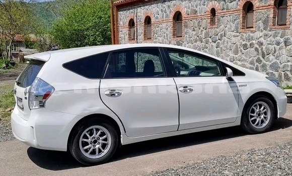 Buy Used Toyota Prius White Car in Bagdadi in Imereti Buy Used Toyota Prius White Car in Bagdadi in Imereti