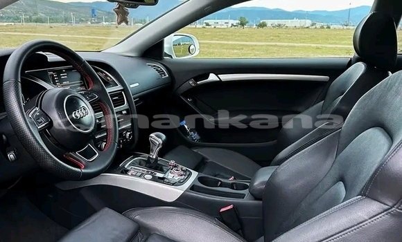 Buy Used Toyota Auris White Car in Mcheta in Mcheta-Mtianeti Buy Used Toyota Auris White Car in Mcheta in Mcheta-Mtianeti