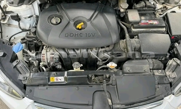 Buy Used Hyundai Elantra White Car in Kutaisi in Imereti Buy Used Hyundai Elantra White Car in Kutaisi in Imereti