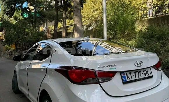 Buy Used Hyundai Elantra White Car in Kutaisi in Imereti Buy Used Hyundai Elantra White Car in Kutaisi in Imereti