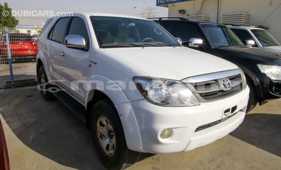 Buy Import Toyota Fortuner White Car in Import - Dubai in Abhasia Buy Import Toyota Fortuner White Car in Import - Dubai in Abhasia