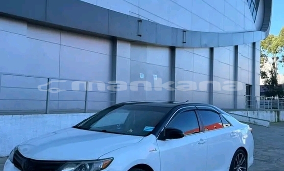 Buy Used Toyota Camry White Car in Batumi in Ajaria Buy Used Toyota Camry White Car in Batumi in Ajaria