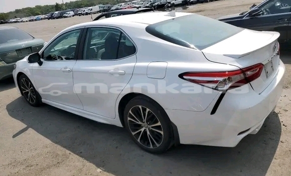 Buy Used Toyota Camry White Car in Batumi in Ajaria Buy Used Toyota Camry White Car in Batumi in Ajaria