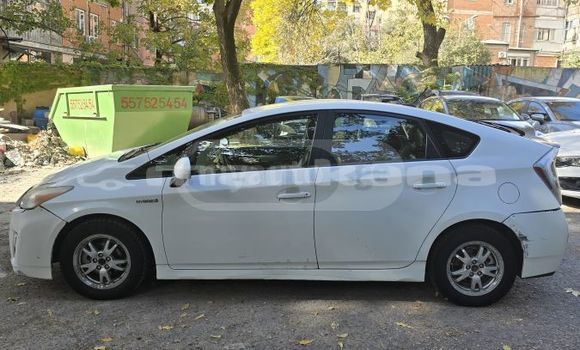Buy Used Toyota Prius White Car in Tbilisi in Tbilisi Buy Used Toyota Prius White Car in Tbilisi in Tbilisi