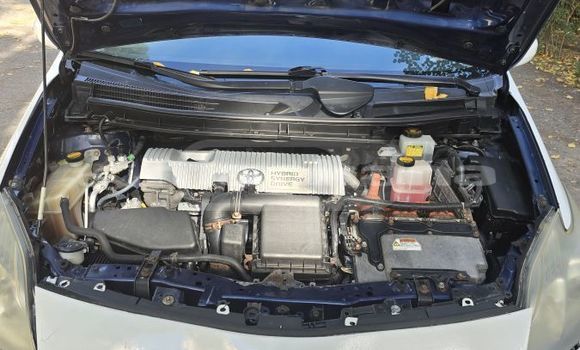 Buy Used Toyota Prius White Car in Tbilisi in Tbilisi Buy Used Toyota Prius White Car in Tbilisi in Tbilisi