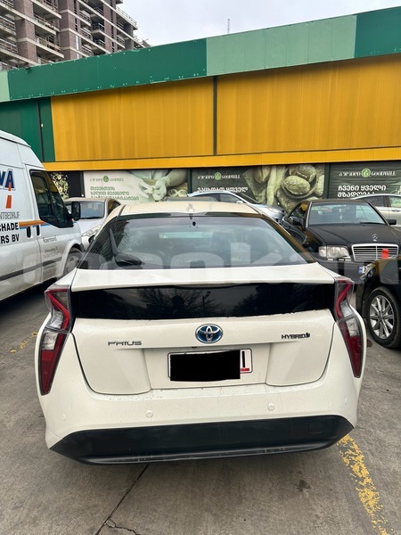 Big with watermark toyota prius abhasia import dubai 6767