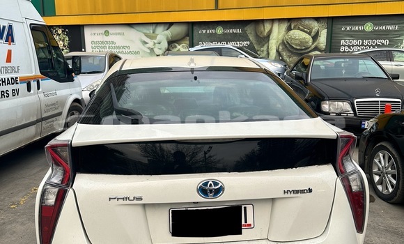 Buy Used Toyota Prius White Car in Import - Dubai in Abhasia Buy Used Toyota Prius White Car in Import - Dubai in Abhasia