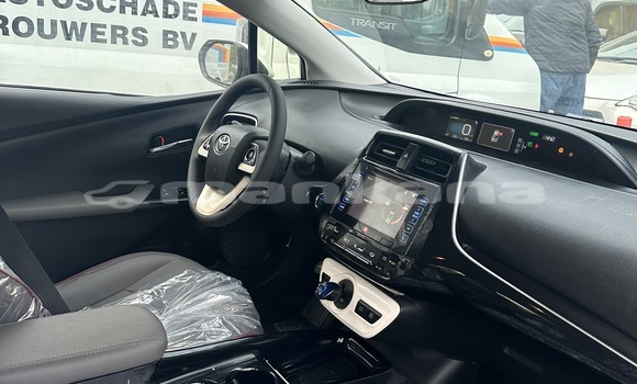 Buy Used Toyota Prius White Car in Import - Dubai in Abhasia Buy Used Toyota Prius White Car in Import - Dubai in Abhasia