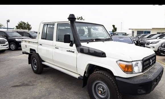Buy Used Toyota Land Cruiser White Car in Batumi in Ajaria Buy Used Toyota Land Cruiser White Car in Batumi in Ajaria