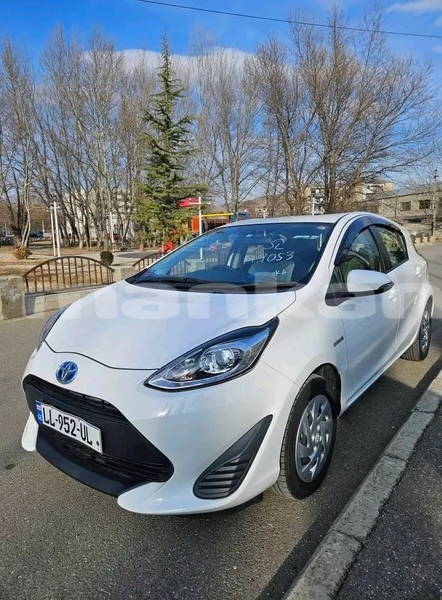 Big with watermark toyota aqua ajaria batumi 6850