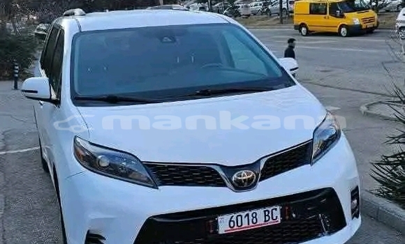 Buy Used Dodge Coronet White Car in Batumi in Ajaria Buy Used Dodge Coronet White Car in Batumi in Ajaria