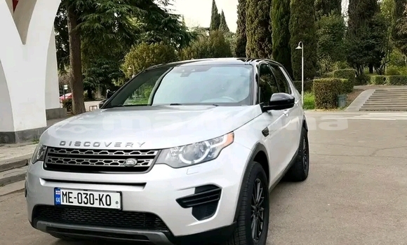 Buy Used Land Rover Discovery White Car in Gagra in Abhasia