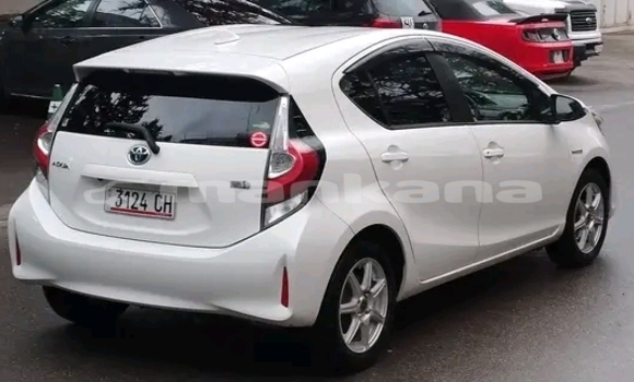 Buy Used Toyota Aqua White Car in Batumi in Ajaria Buy Used Toyota Aqua White Car in Batumi in Ajaria