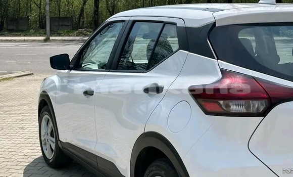Buy Used Nissan Kix White Car in Batumi in Ajaria Buy Used Nissan Kix White Car in Batumi in Ajaria