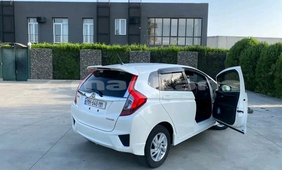 Buy Used Honda FIT White Car in Batumi in Ajaria Buy Used Honda FIT White Car in Batumi in Ajaria