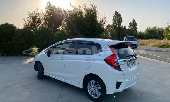 Buy Used Honda FIT White Car in Dedoplisckaro in Kaheti Buy Used Honda FIT White Car in Dedoplisckaro in Kaheti