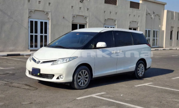 Buy Used Toyota Previa White Car in Tbilisi in Tbilisi