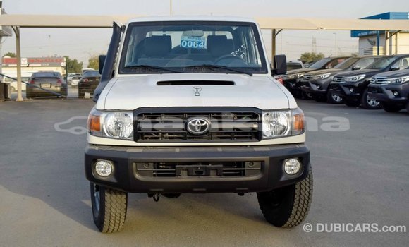 Buy Import Toyota Pickup White Car in Import - Dubai in Abhasia Buy Import Toyota Pickup White Car in Import - Dubai in Abhasia