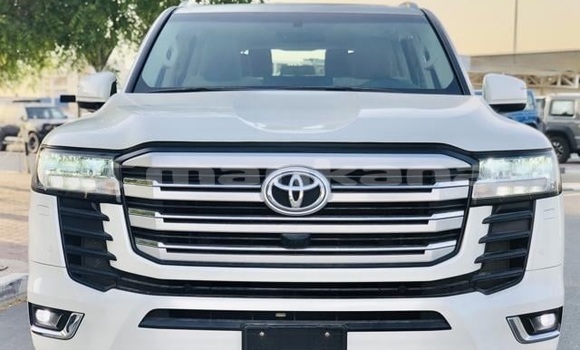 Buy Used Toyota Land Cruiser White Car in Batumi in Ajaria