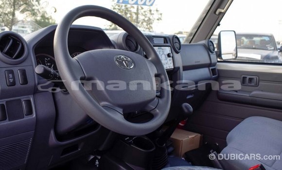 Buy Import Toyota Pickup White Car in Import - Dubai in Abhasia Buy Import Toyota Pickup White Car in Import - Dubai in Abhasia