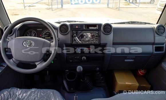 Buy Import Toyota Pickup White Car in Import - Dubai in Abhasia Buy Import Toyota Pickup White Car in Import - Dubai in Abhasia