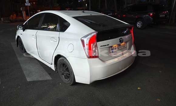 Buy Used Toyota Prius White Car in Tbilisi in Tbilisi Buy Used Toyota Prius White Car in Tbilisi in Tbilisi