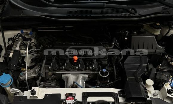 Buy Used Honda HR–V White Car in Tbilisi in Tbilisi Buy Used Honda HR–V White Car in Tbilisi in Tbilisi