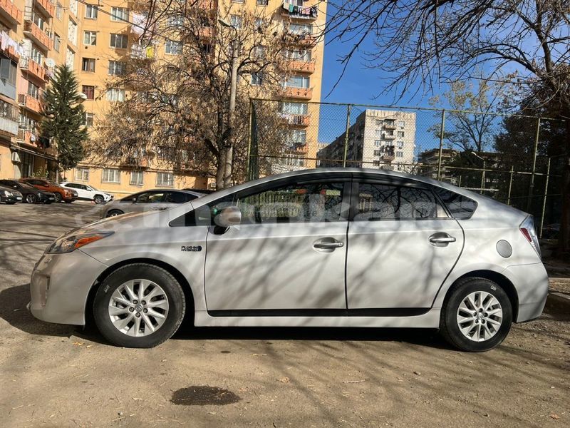 Big with watermark toyota prius tbilisi tbilisi 7871