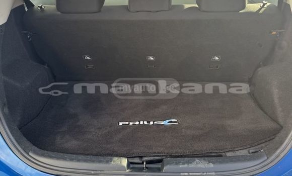 Buy Used Toyota Prius Blue Car in Tbilisi in Tbilisi Buy Used Toyota Prius Blue Car in Tbilisi in Tbilisi