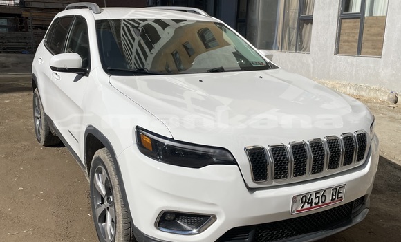 Buy Used Jeep Cherokee White Car in Rustavi in Tbilisi Buy Used Jeep Cherokee White Car in Rustavi in Tbilisi