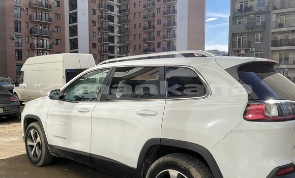 Buy Used Jeep Cherokee White Car in Rustavi in Tbilisi Buy Used Jeep Cherokee White Car in Rustavi in Tbilisi